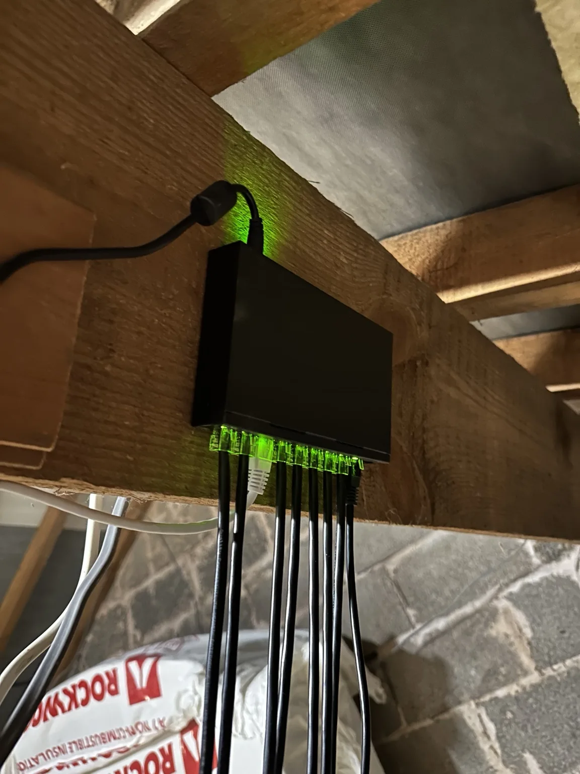 Network switch and cables mounted in the bungalow loft